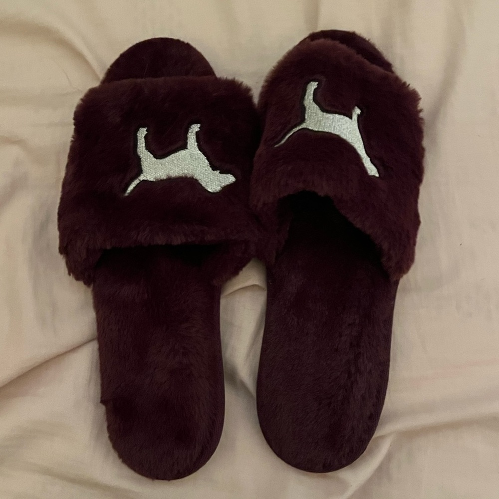 VICTORIA SECRET SLIPPERS